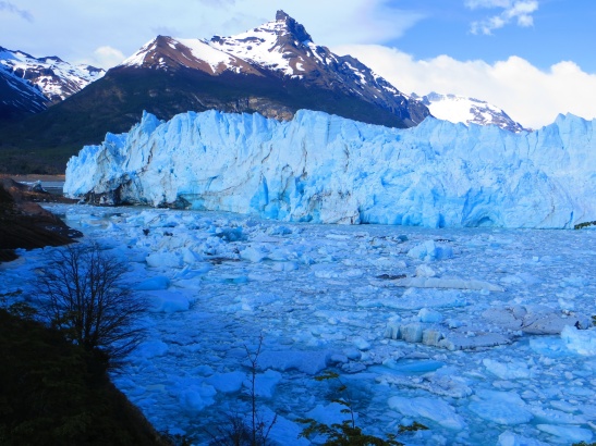 Perito Moreno Glacier - View of the southern side from the viewing deck