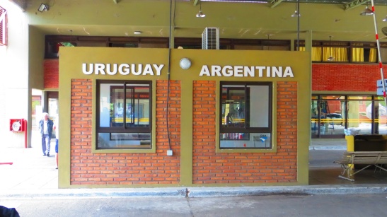Border crossing Uruguay and Argentina